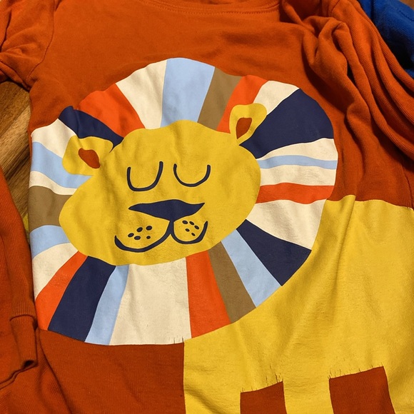Boy’s Size 5 Bundle of 3 Cotton Pajamas: 1 GAP Lion, 2 Old Navy Pirate &Dinosaur - Picture 3 of 5